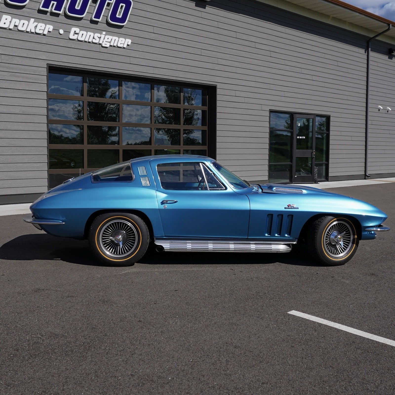 Chevrolet-Corvette-1965-Coupe-16