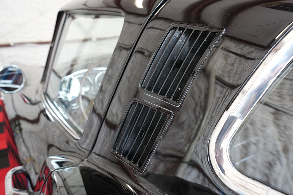 Chevrolet-Corvette-1965-Coupe-26