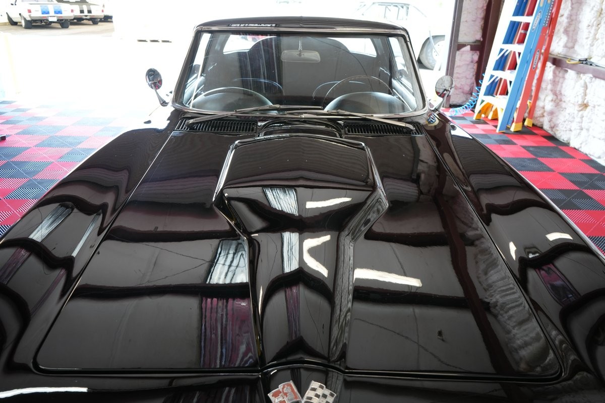 Chevrolet-Corvette-1965-Coupe-30