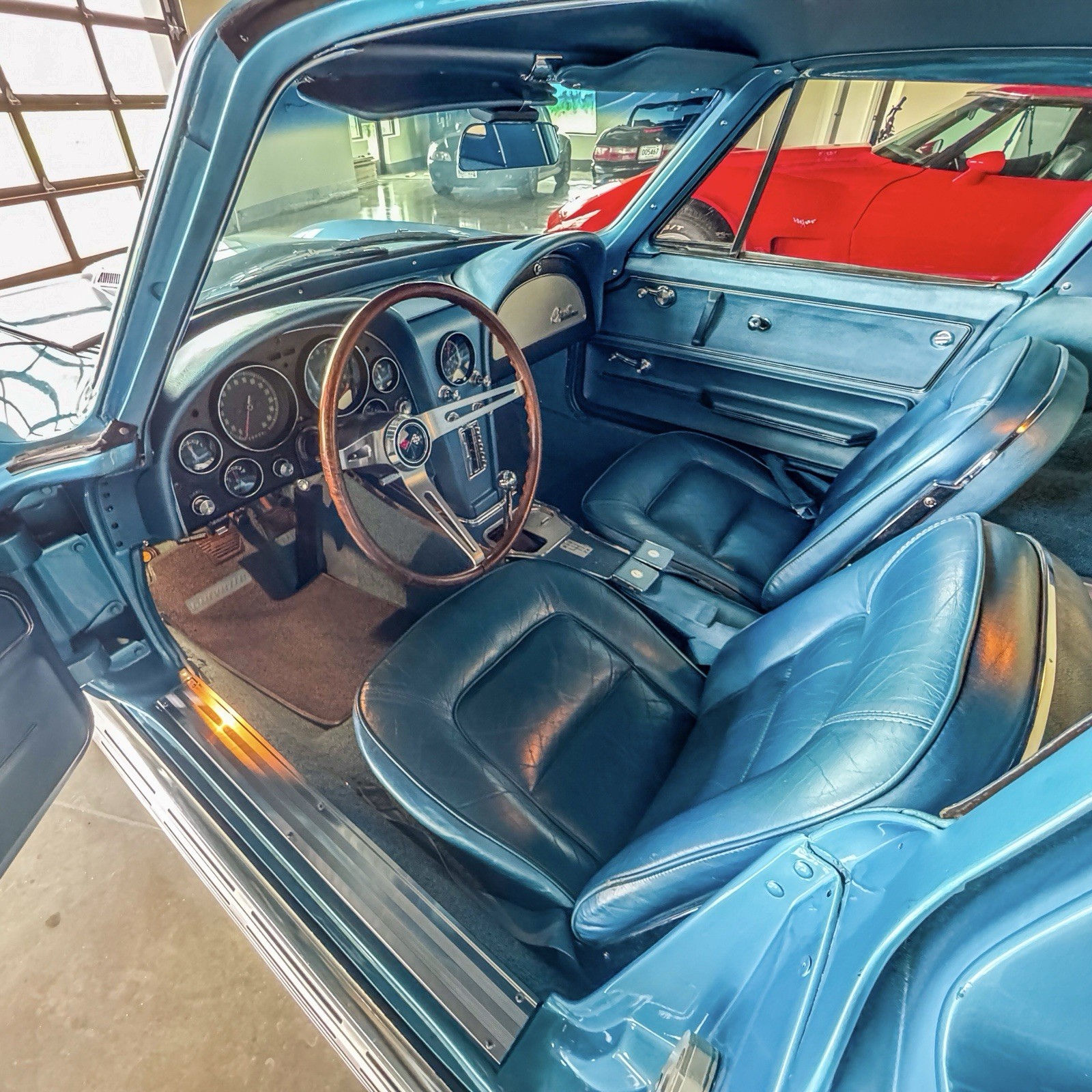 Chevrolet-Corvette-1965-Coupe-4