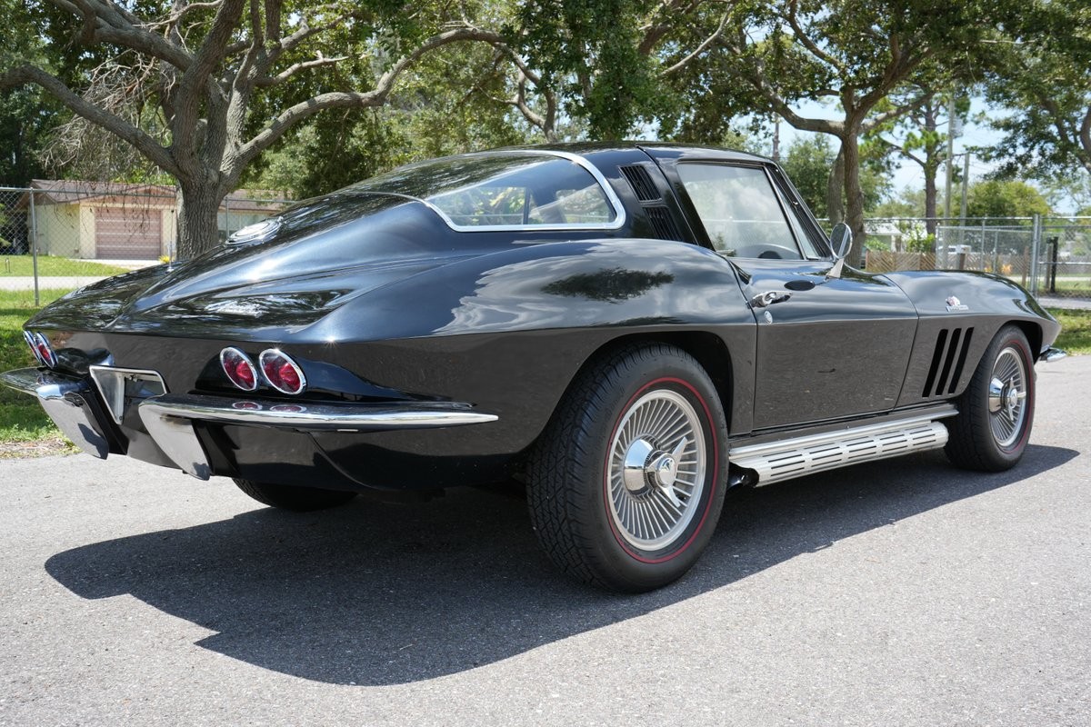 Chevrolet-Corvette-1965-Coupe-7