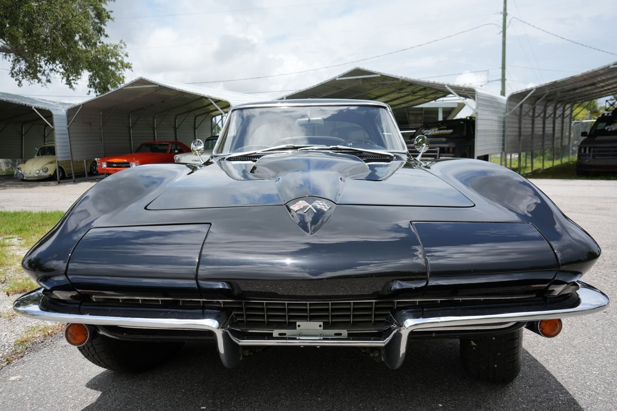Chevrolet-Corvette-1965-Coupe-8