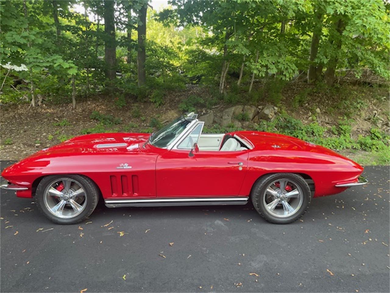 Chevrolet-Corvette-1965-Red-White-12
