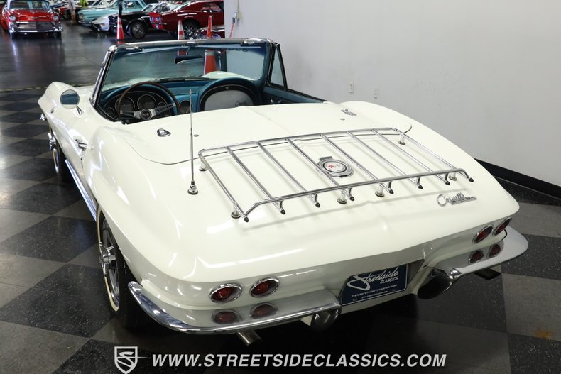 Chevrolet-Corvette-1965-White-Blue-11