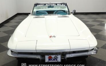 Chevrolet-Corvette-1965-White-Blue-19