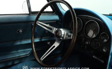Chevrolet-Corvette-1965-White-Blue-2