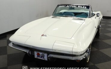 Chevrolet-Corvette-1965-White-Blue-20