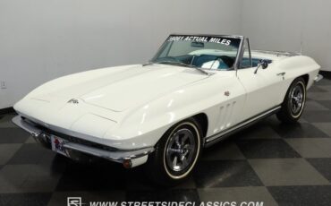 Chevrolet-Corvette-1965-White-Blue-21