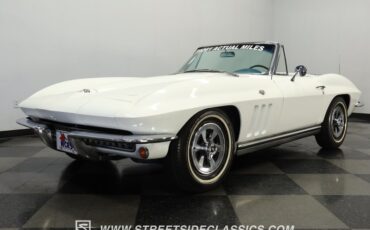 Chevrolet-Corvette-1965-White-Blue-23