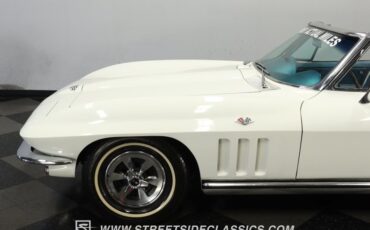 Chevrolet-Corvette-1965-White-Blue-25