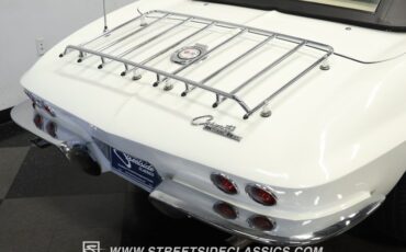 Chevrolet-Corvette-1965-White-Blue-26