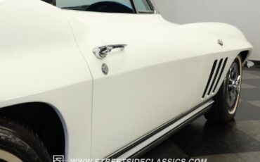 Chevrolet-Corvette-1965-White-Blue-28