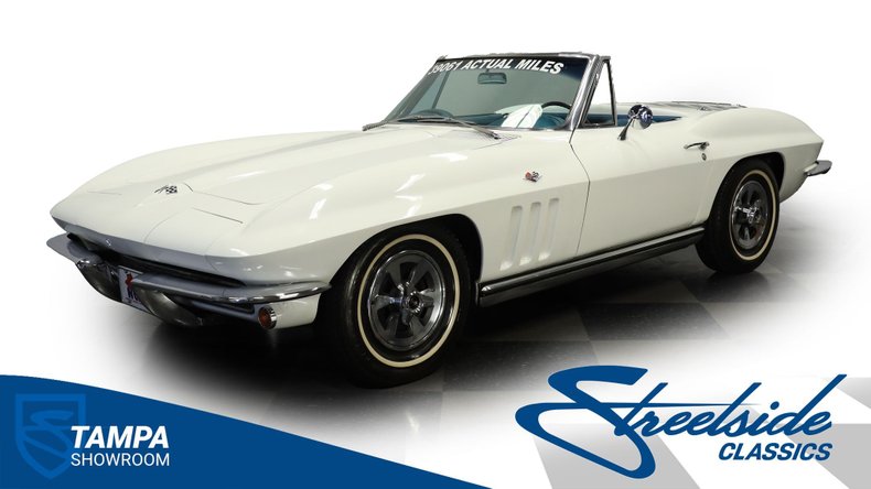Chevrolet-Corvette-1965-White-Blue-29