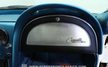 Chevrolet-Corvette-1965-White-Blue-3