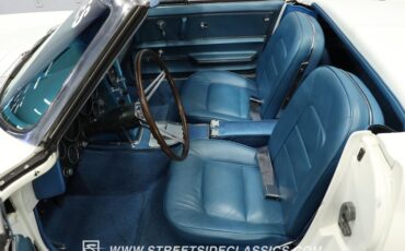 Chevrolet-Corvette-1965-White-Blue-39