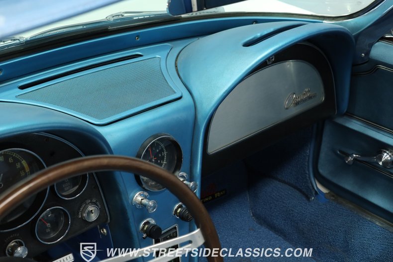 Chevrolet-Corvette-1965-White-Blue-45