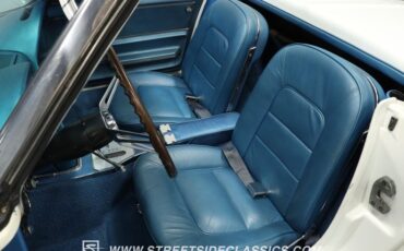 Chevrolet-Corvette-1965-White-Blue-46