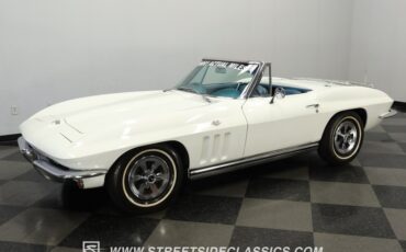 Chevrolet-Corvette-1965-White-Blue-9