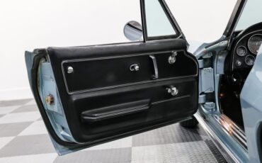 Chevrolet-Corvette-1966-BLUE-BLACK-18