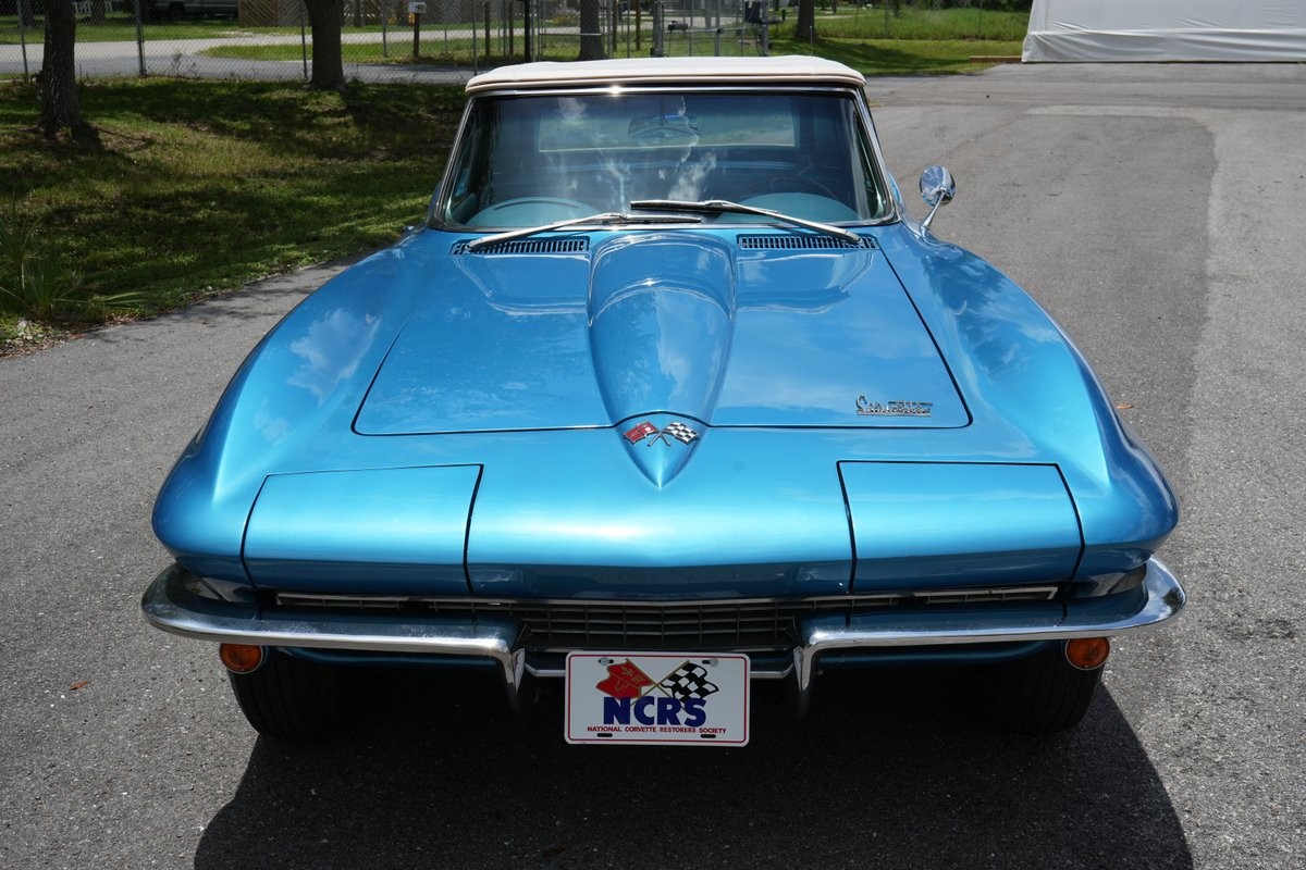 Chevrolet-Corvette-1966-Convertible-1