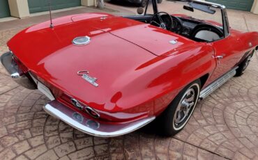 Chevrolet-Corvette-1966-Convertible-1