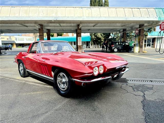 Chevrolet-Corvette-1966-Convertible-1