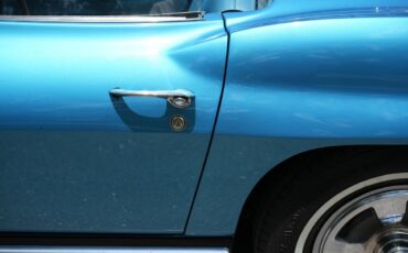 Chevrolet-Corvette-1966-Convertible-10