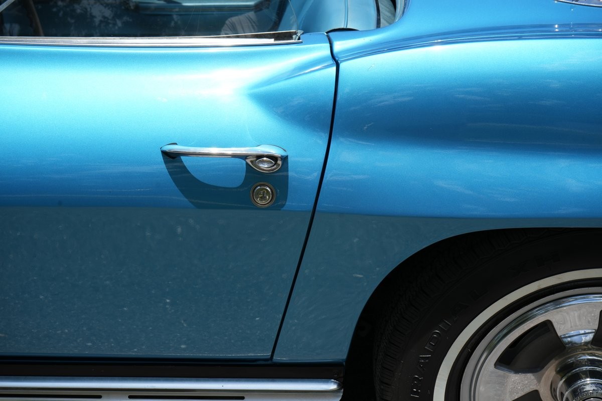 Chevrolet-Corvette-1966-Convertible-10