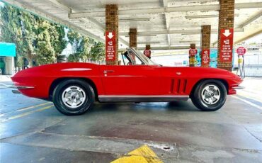 Chevrolet-Corvette-1966-Convertible-12