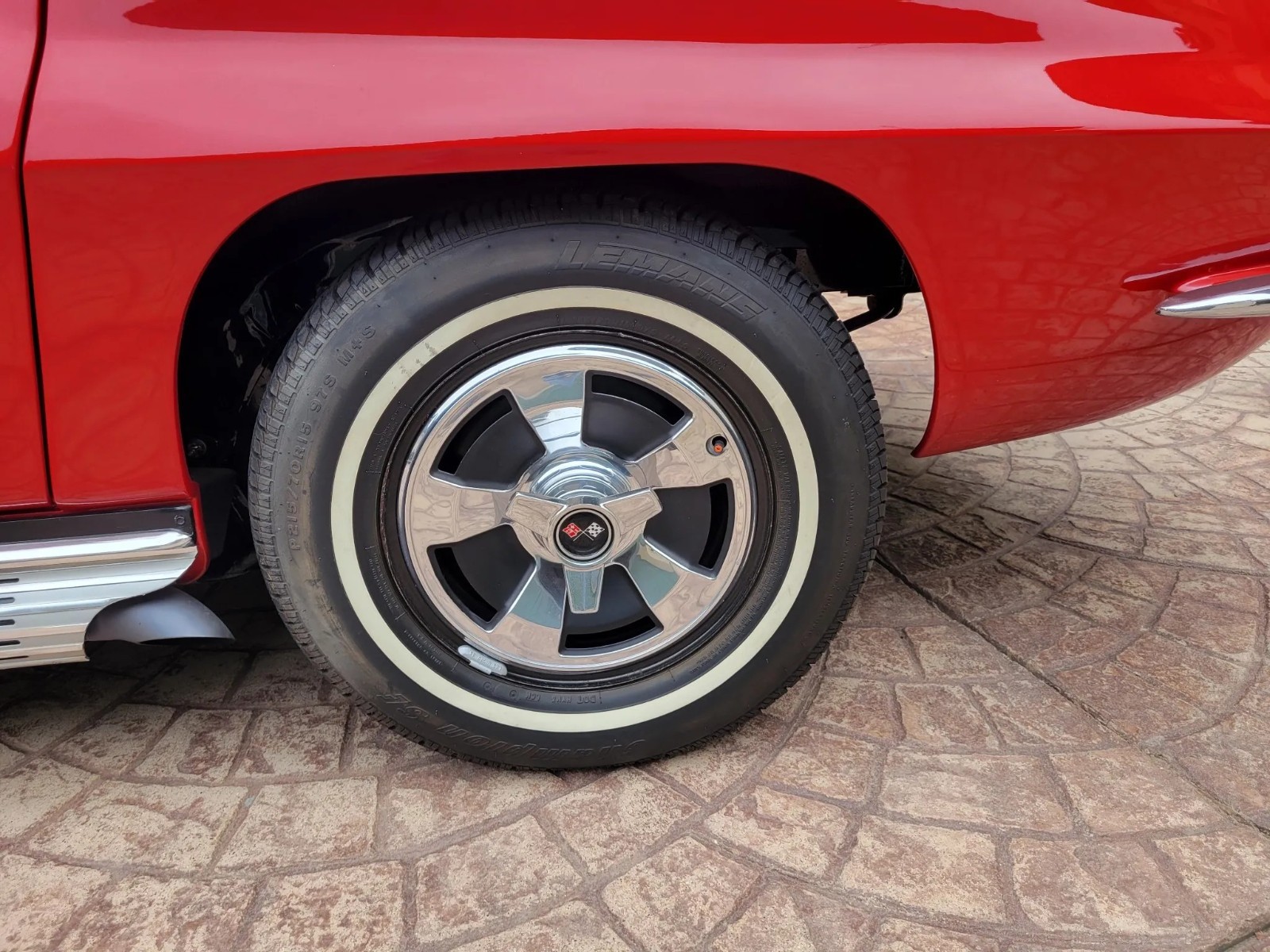 Chevrolet-Corvette-1966-Convertible-13