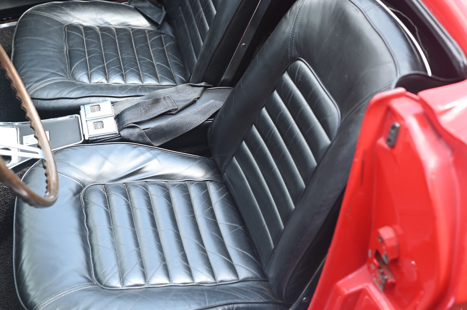 Chevrolet-Corvette-1966-Convertible-13