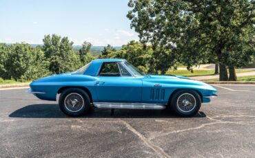 Chevrolet-Corvette-1966-Convertible-13