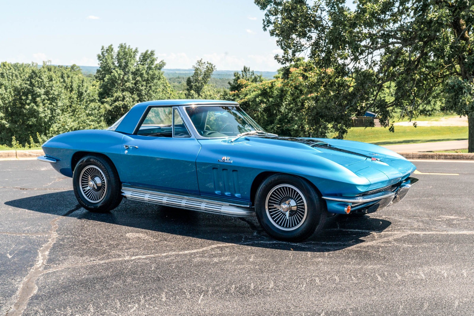 Chevrolet-Corvette-1966-Convertible-14