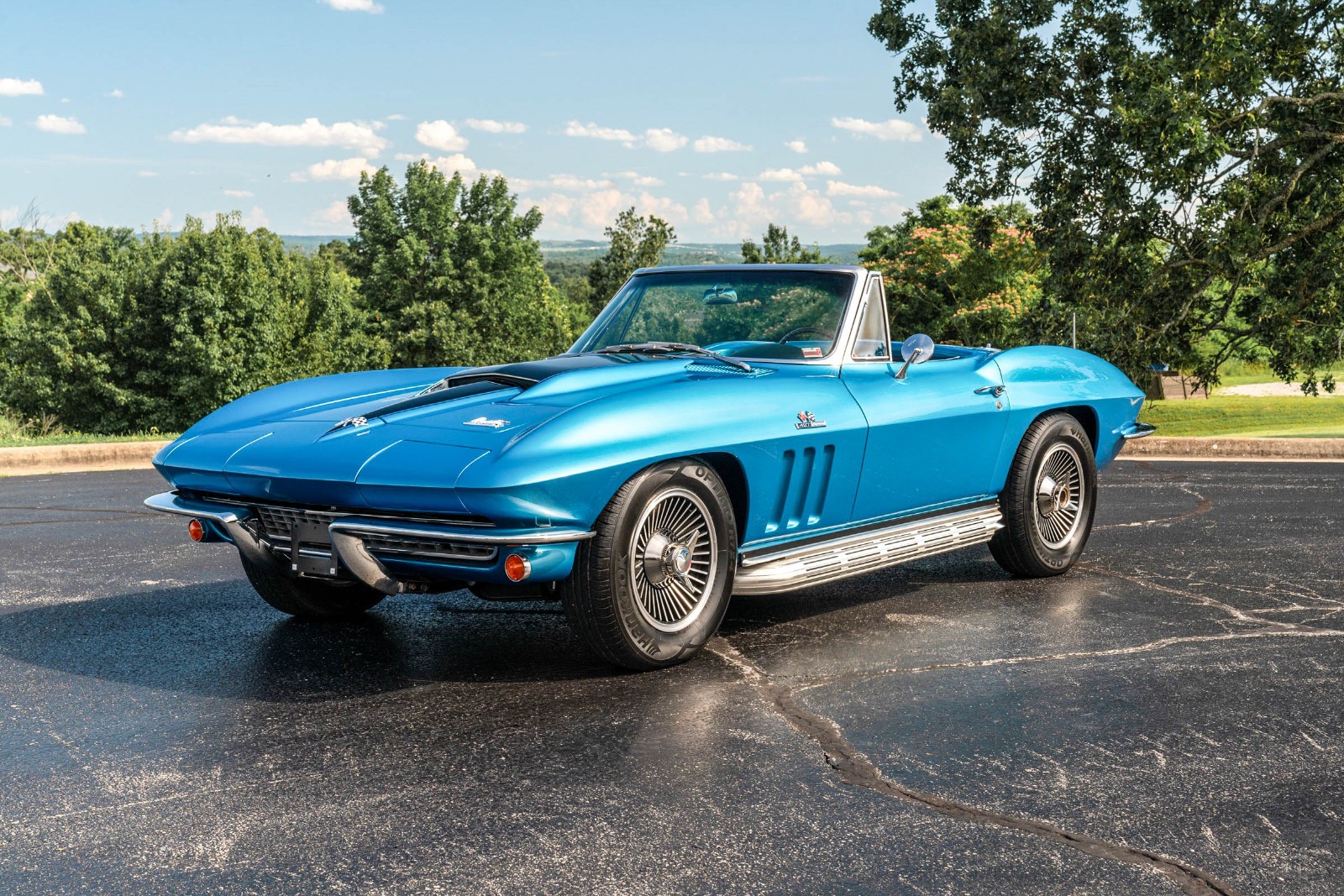 Chevrolet-Corvette-1966-Convertible-15