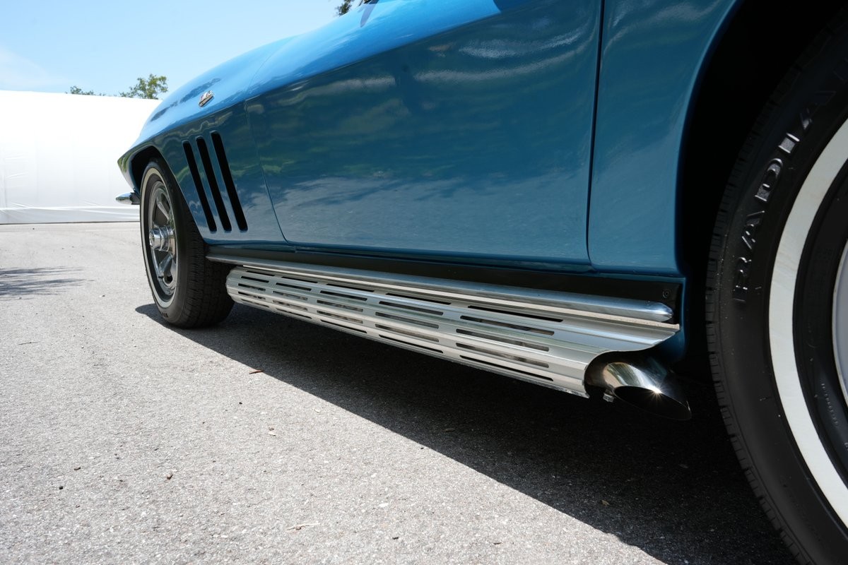 Chevrolet-Corvette-1966-Convertible-16