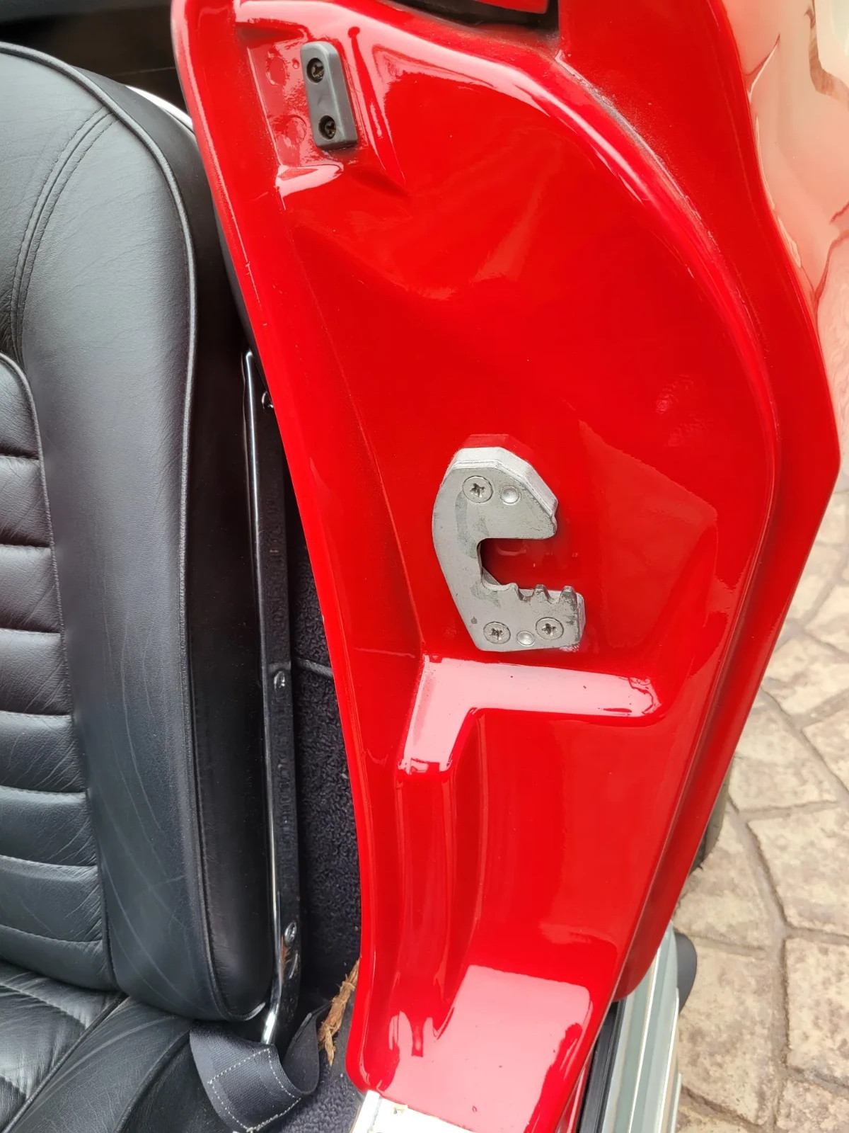Chevrolet-Corvette-1966-Convertible-17
