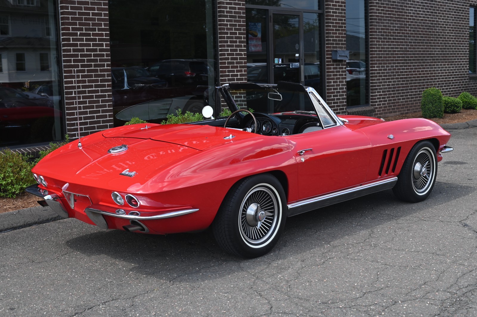 Chevrolet-Corvette-1966-Convertible-17