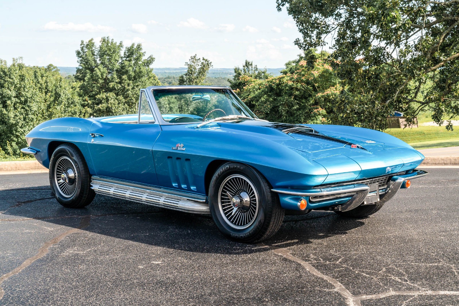 Chevrolet-Corvette-1966-Convertible-18