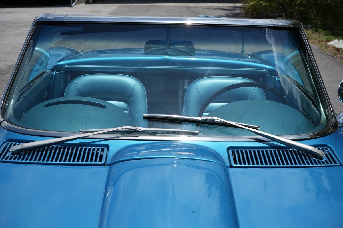 Chevrolet-Corvette-1966-Convertible-18