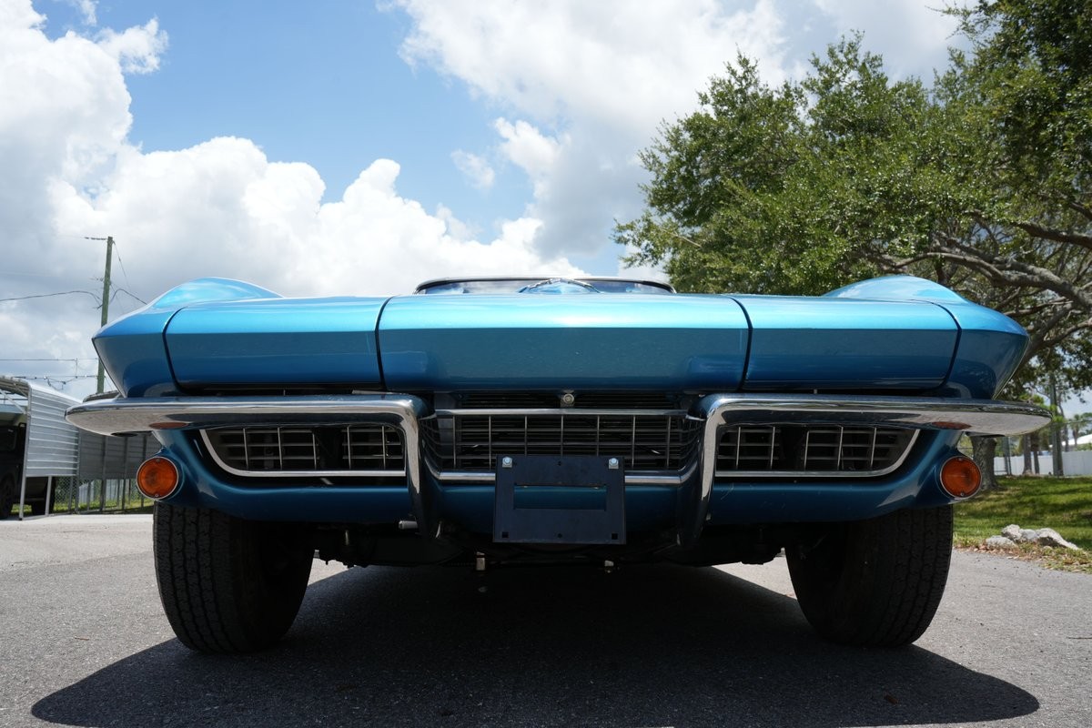 Chevrolet-Corvette-1966-Convertible-19