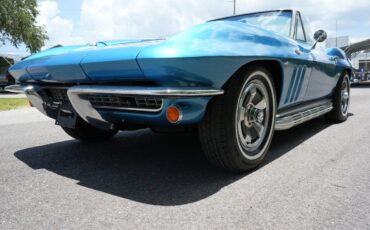 Chevrolet-Corvette-1966-Convertible-2