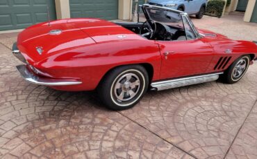 Chevrolet-Corvette-1966-Convertible-2