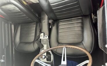 Chevrolet-Corvette-1966-Convertible-2