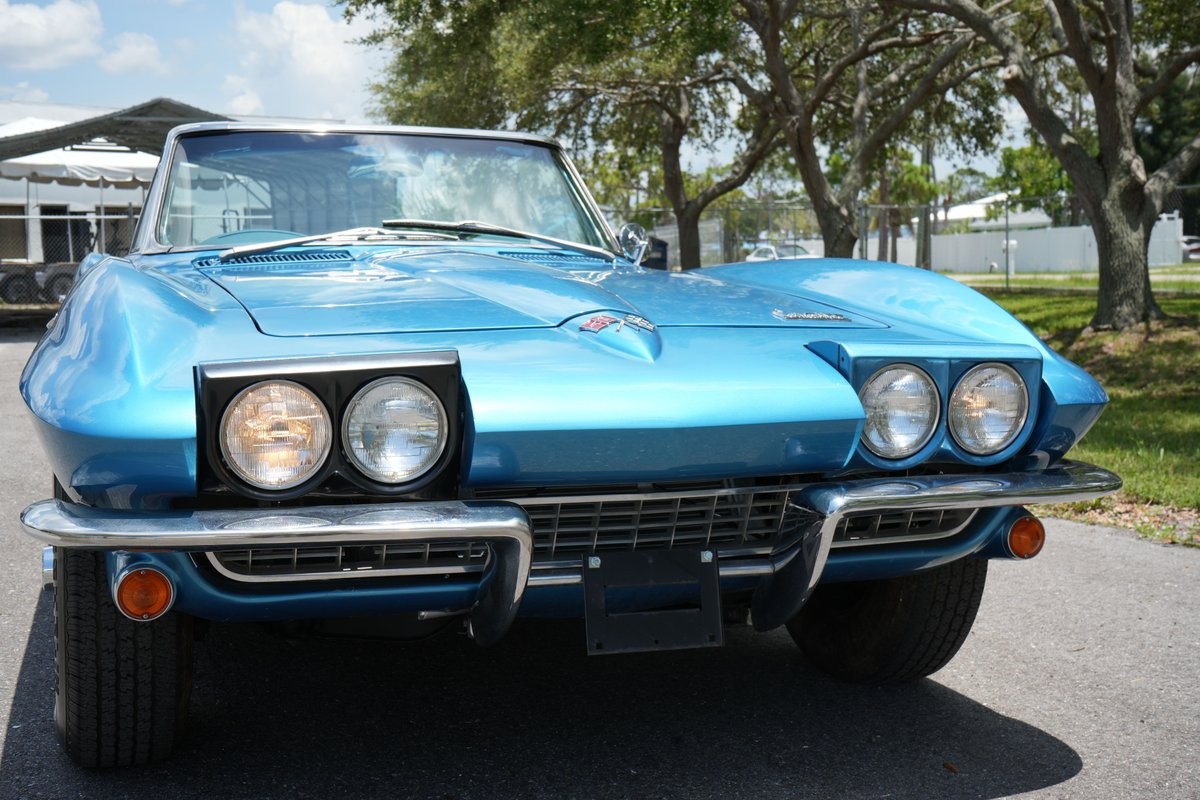 Chevrolet-Corvette-1966-Convertible-20