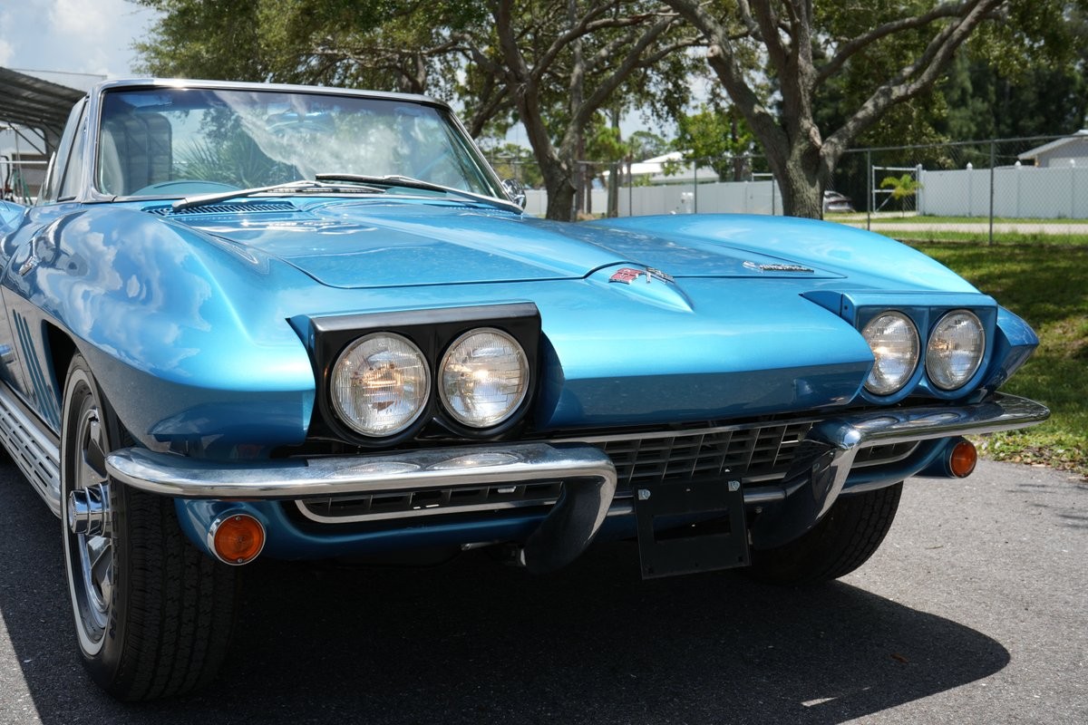 Chevrolet-Corvette-1966-Convertible-21