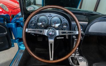 Chevrolet-Corvette-1966-Convertible-25