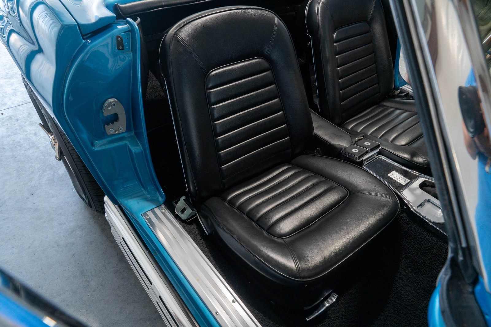 Chevrolet-Corvette-1966-Convertible-28