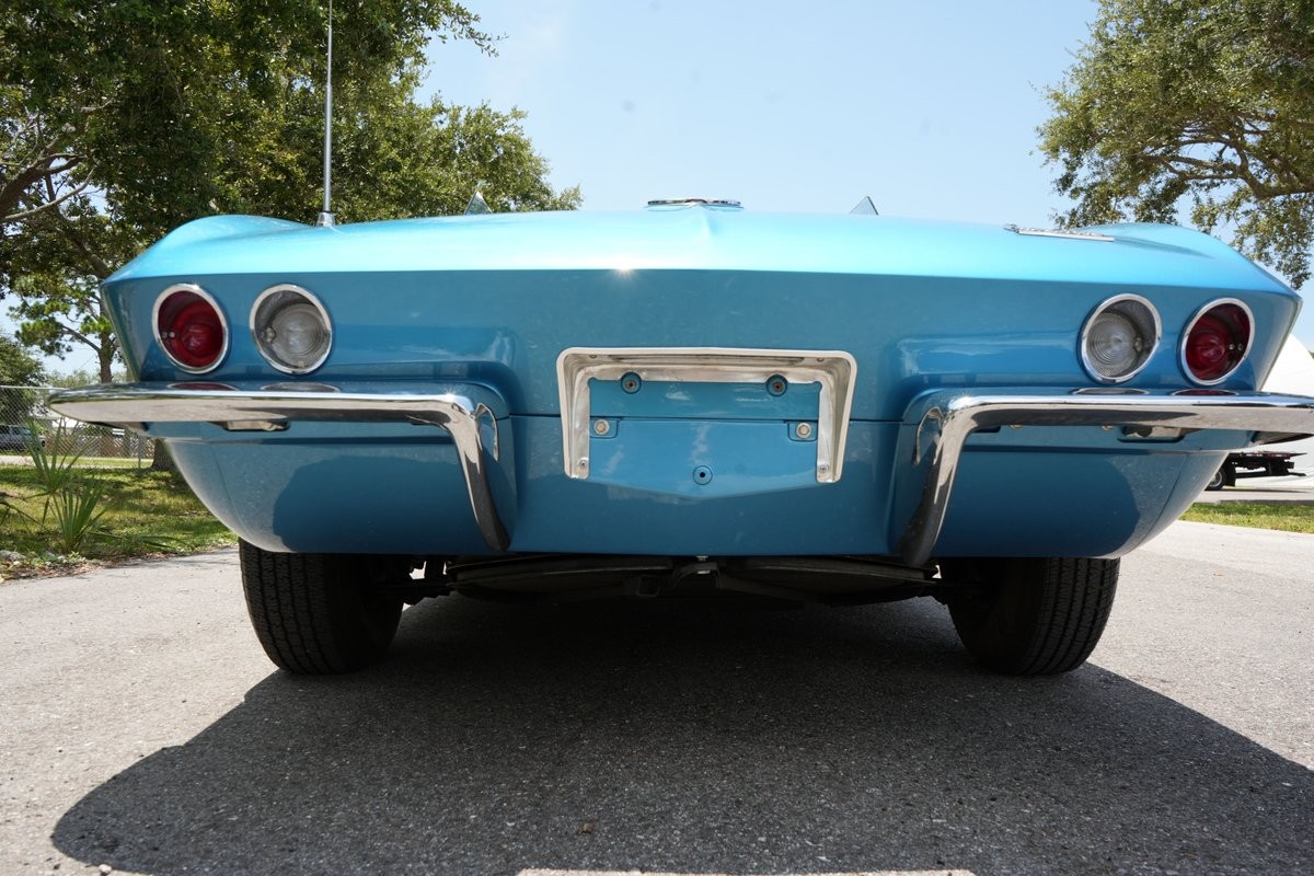 Chevrolet-Corvette-1966-Convertible-28