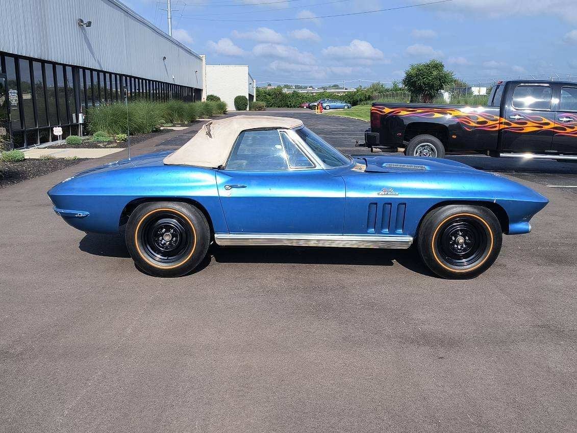 Chevrolet-Corvette-1966-Convertible-29