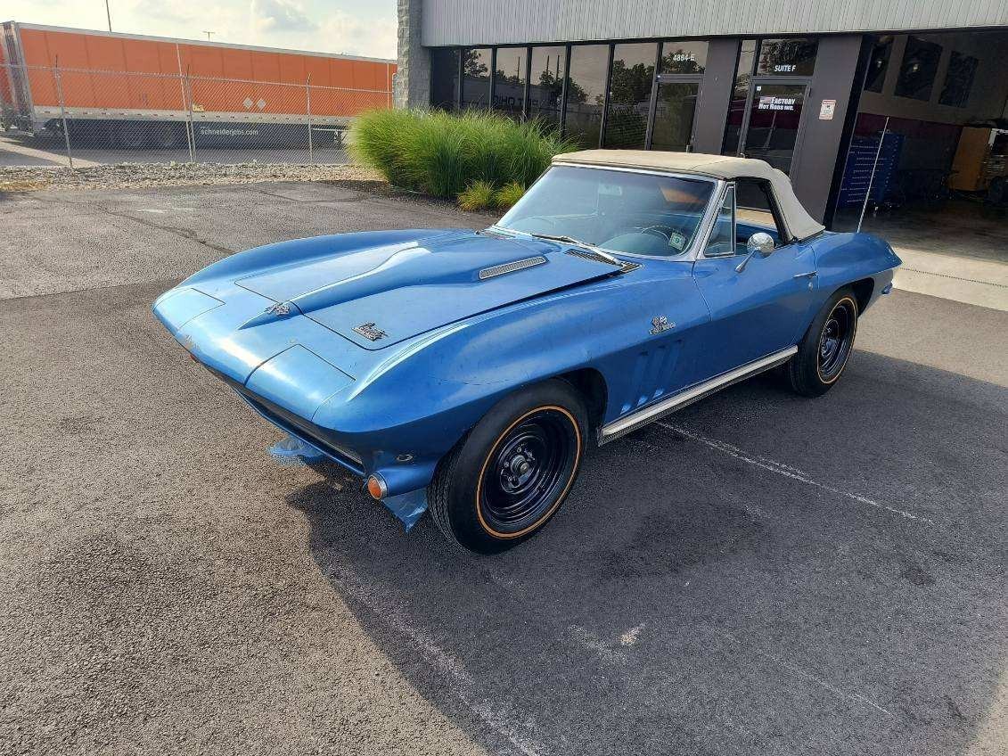 Chevrolet-Corvette-1966-Convertible-30